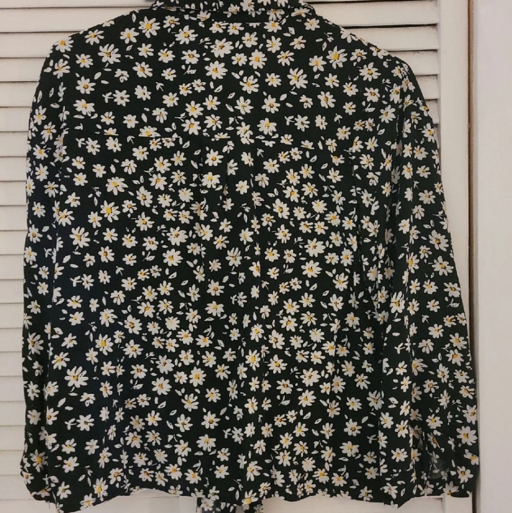 Divided || Daisy Blouse - Picture 3 of 3